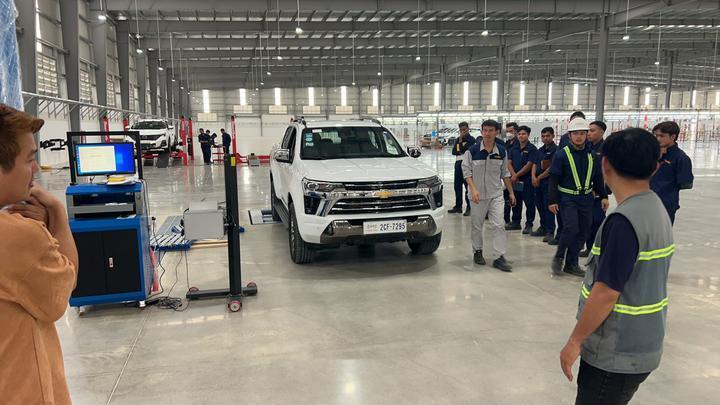 تستر ترمز غلتکی خط تست خودروی غلتکی Trinity با نام تجاری Cartesy CTGT-3-3C با بار محوری تست لغزش جانبی تک صفحه برای خودروهای سبک